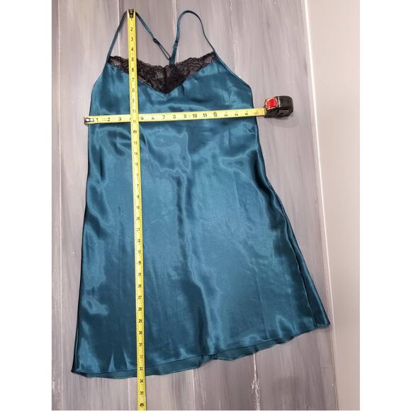 Linea Dontella Chemise Nightgown Sexy and Sleek Size Medium - Picture 8 of 8